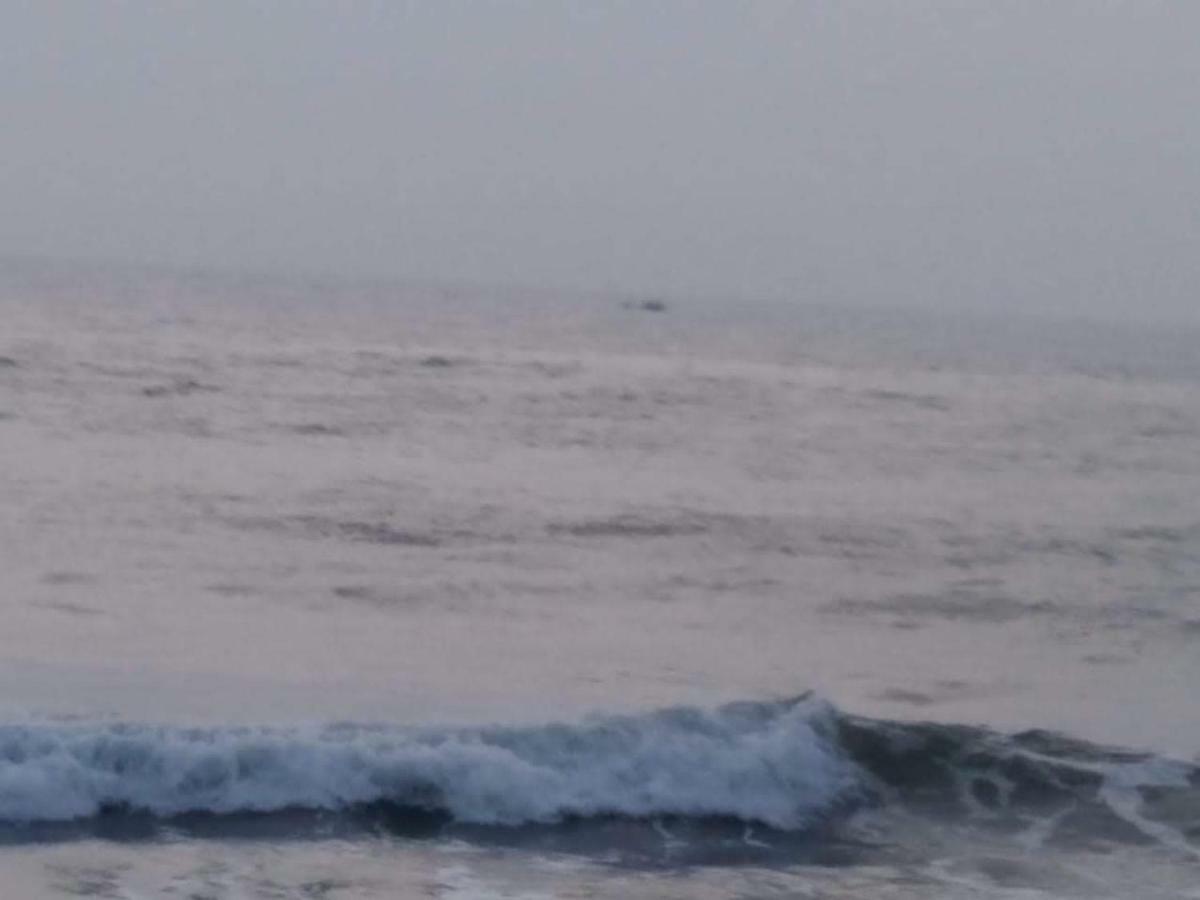 Waves Beach House Pondicherry Ngoại thất bức ảnh